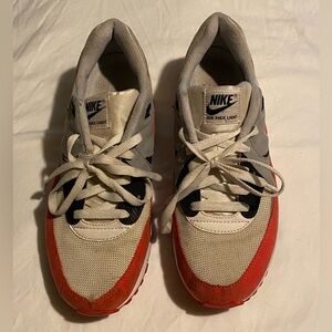 Nike Mens Air Max Light Essential 9.5